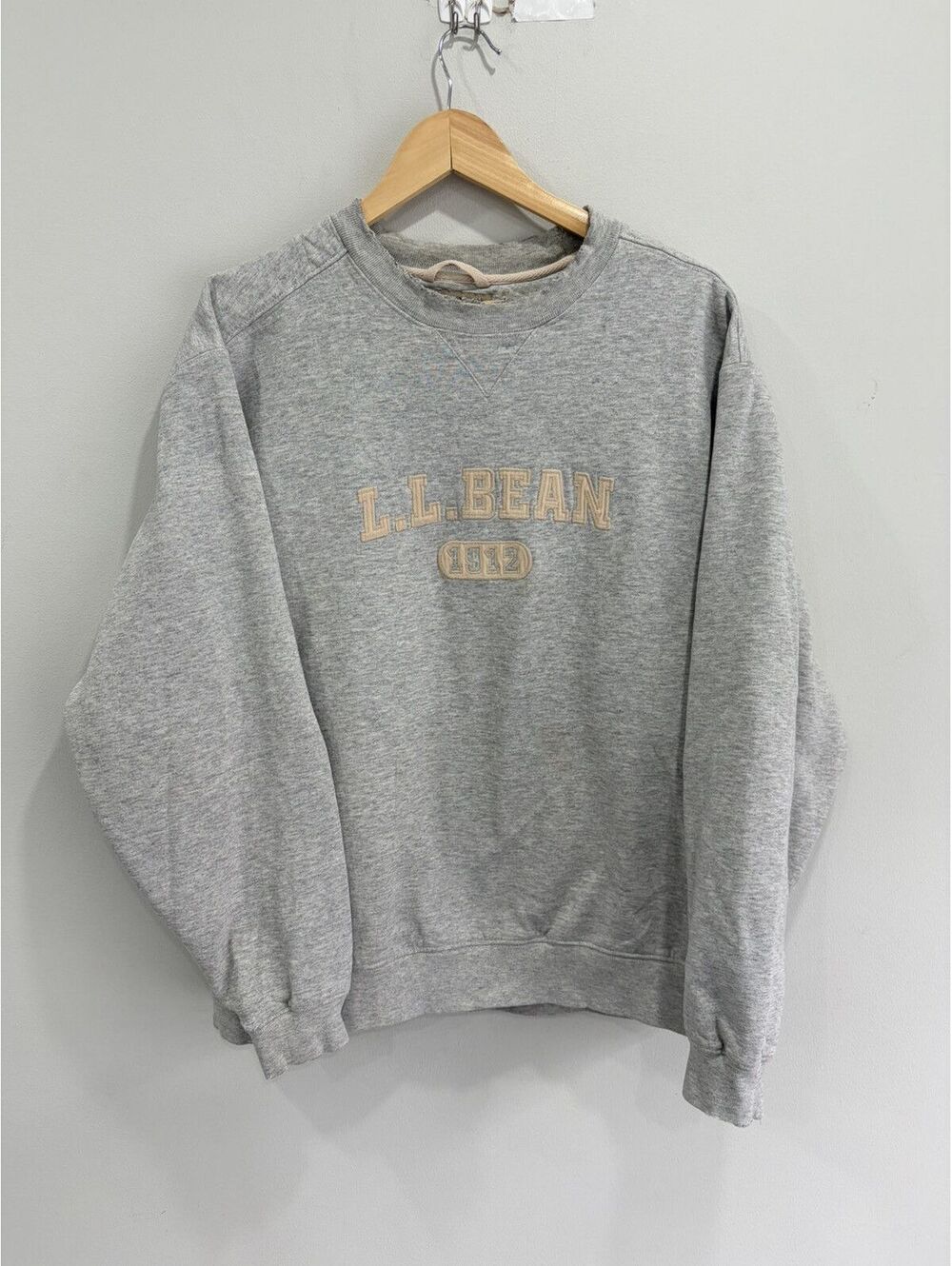 Vintage LL Bean Sweater Sweatshirt crewneck spellout